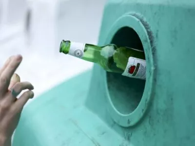 The student guide to recycling glass